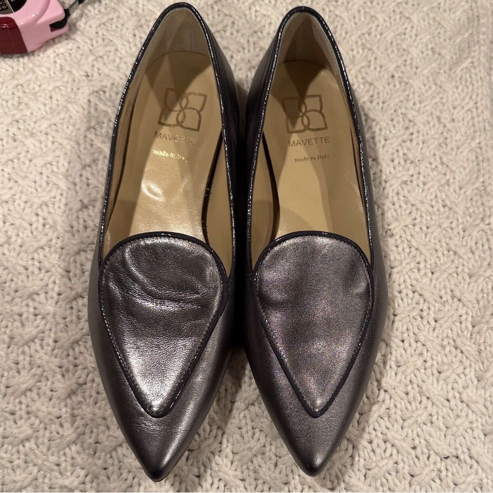 MAVETTE MADE ITALY 37 Pointed Toe Women's Silver Loafers USA 7